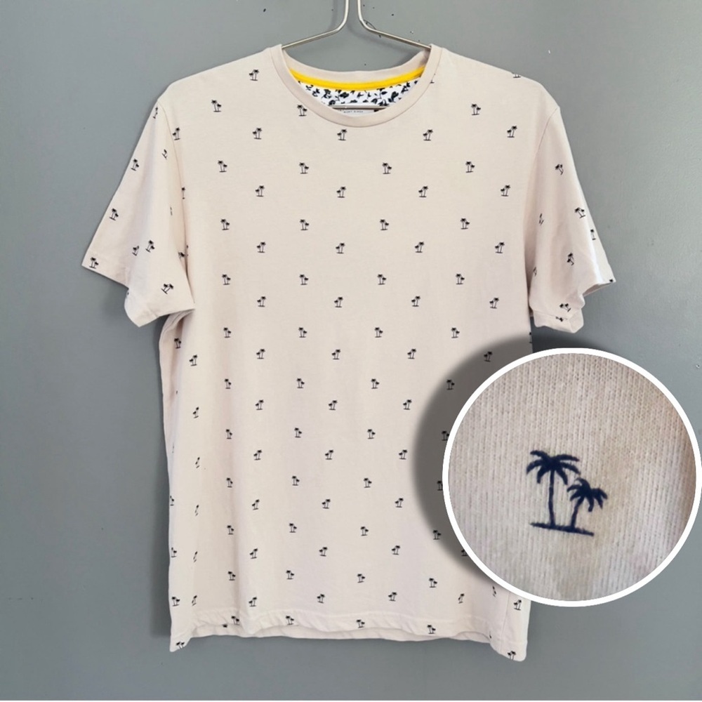 Denim and Flower t-shirt Mens medium M